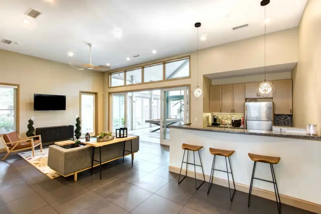 Clubhouse 1